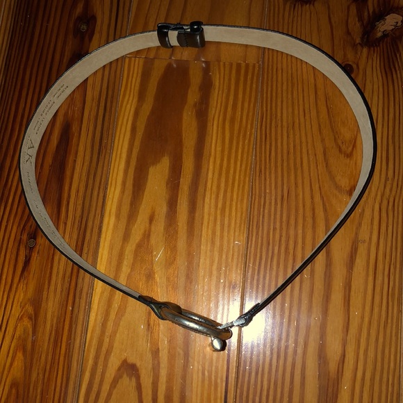 SOLD🍍FREE w/Purchase🍍Anne Klein leather belt - Picture 5 of 8